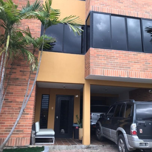 Imagen 2 de 14 de Venta Townhouse Lomas Alto, Urb Lomas Del Este Valencia
