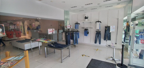 Imagen 4 de 4 de Local Comercial En Renta Centro Monterrey