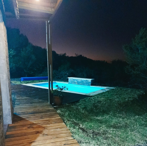 Peumayen Ubicada En El Marco De Los Reyes. Piscina Climatizada Cerrada. Asiento Con Jets De Hidromasaje. Todo El Año +30º