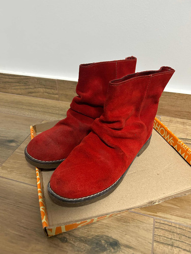 Botas De Gamuza Color Rojo Talle 39