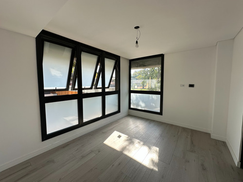 Aivi I - Parque Leloir : Duplex 3 Ambientes + Jardin