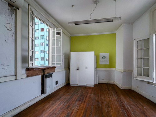 Imagen 21 de 24 de Departamento 4 Ambientes. Apto Comercial. Frente A Plaza. Piso Alto.