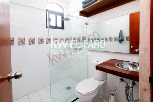 Casa De Los Cisnes En Venta En Aquiles Serdán A Una Cuadra De La Playa.