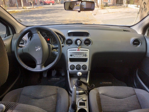 Imagen 3 de 5 de Peugeot 408 2.0 Allure