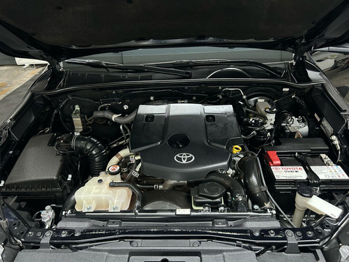 Toyota Hilux SW4 2.8 D-4D TURBO DIESEL GR-S 7L 4X4 AUTOMÁTICO