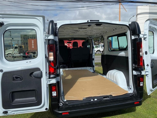 Imagen 10 de 15 de Renault Trafic Techo Bajo Carga Euro 5