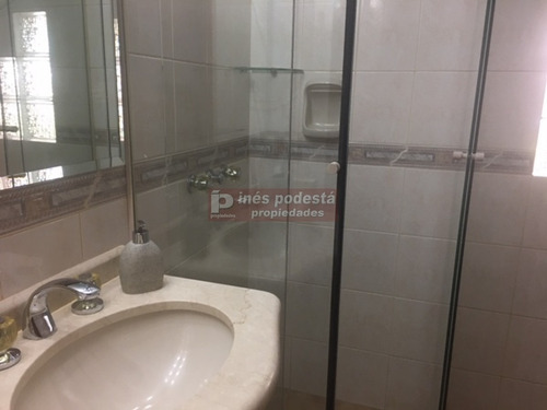 Casa En Zona De Colegios- Ref: 8920