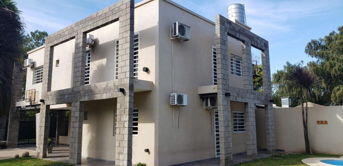 Imagen 2 de 14 de Venta De Casa Racionalista En Harás Miriam - Zapala 4178