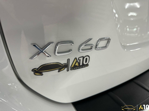 Volvo XC60 T-5 R-DESIGN 2.0 FWD 5p