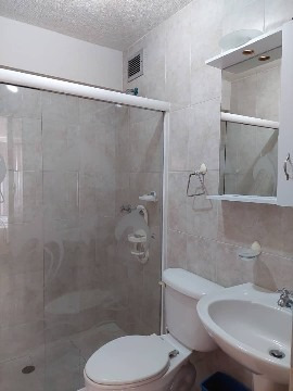 Imagen 5 de 5 de En Venta Apartamento En C.r Villasol Suites, Lecheria