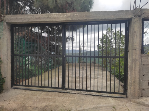 Venta De Casa En Urb. Los Haticos El Junquito
