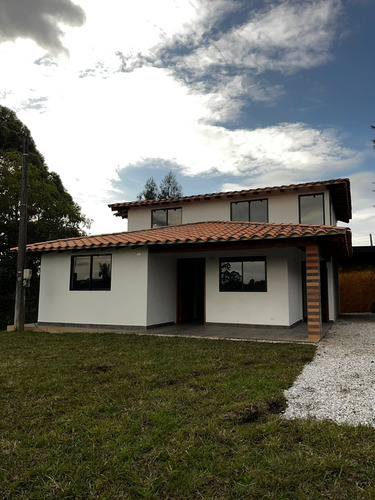 Vendo Casa Campestre En Rionegro Vereda Galicia  700 Metros 