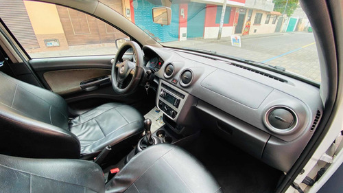 Volkswagen Gol 1.6 Gol Plus Estilo