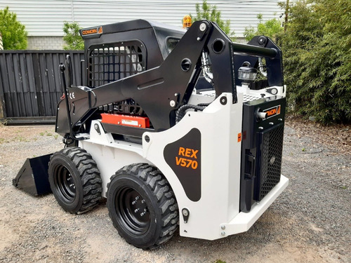 Imagen 10 de 15 de Cowdin Mini Cargadora Rex V570
