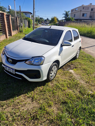 Toyota Etios 1.5 Sedan X