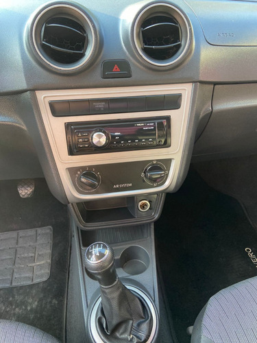 Imagem 9 de 10 de Volkswagen Saveiro Cs