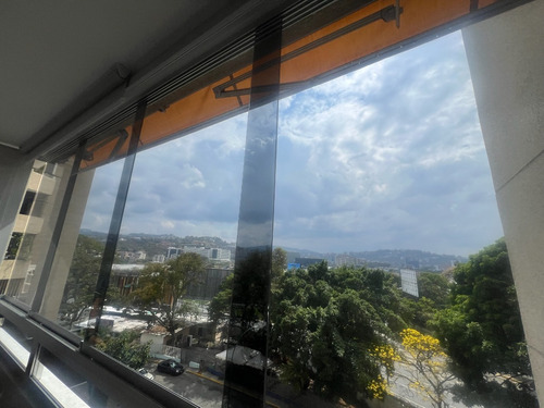 Se Alquila Apartamento Con Ascensor Privado En La Floresta, Municipio Chacao.