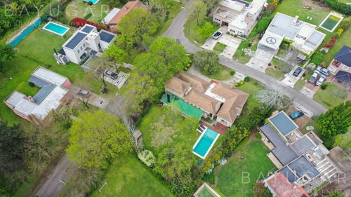 Imagen 5 de 30 de Oportunidad Venta - Importante Casa En Sausalito - Bayugar Negocios Inmobiliarios