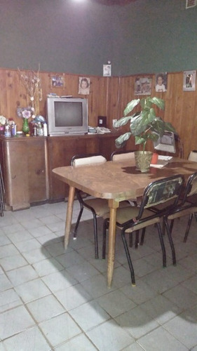 Imagen 7 de 14 de Casa Para 2 Familias En Venta En Isidro Casanova