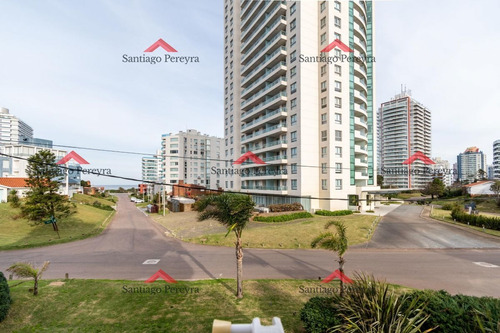 Imagen 7 de 27 de Moderno Apartamento De 3 Dormitorios A Pocas Cuadras Del Mar En Venta, Playa Brava