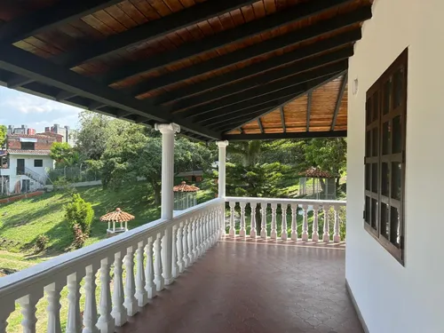 Casa En Arriendo En Robledo, La Pola. Cod A16552