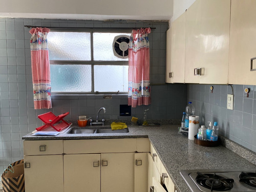Imagen 13 de 17 de Departamento 3 Ambientes En Recoleta - Lleno De Luz Y Sol Con Cochera - A Reciclar!