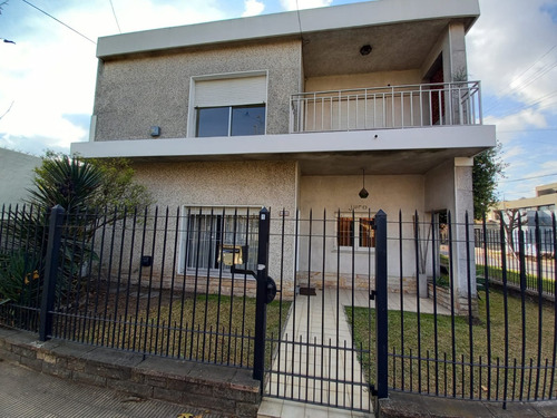 Casa En Dos Plantas Ideal Dos Familias Con Garaje. Nuevo Valor