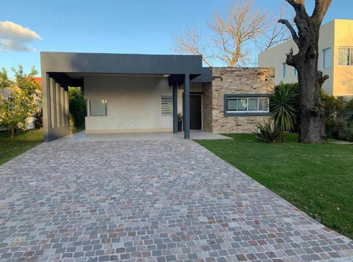 Imagen 1 de 14 de Casa En Venta En Altos De Hudson Ii