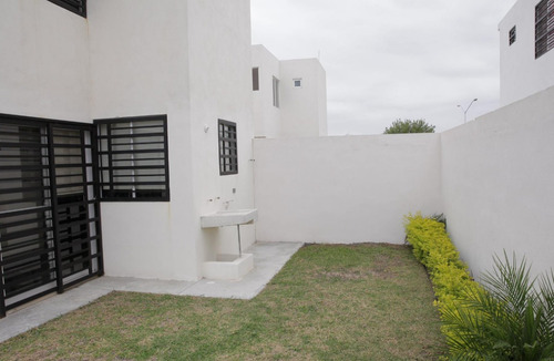 Venta De Casa En Fracc. Quinta Real, Santa Rosa, Apodaca, Nuevo Leon, En Recuperación Bancariambdelr
