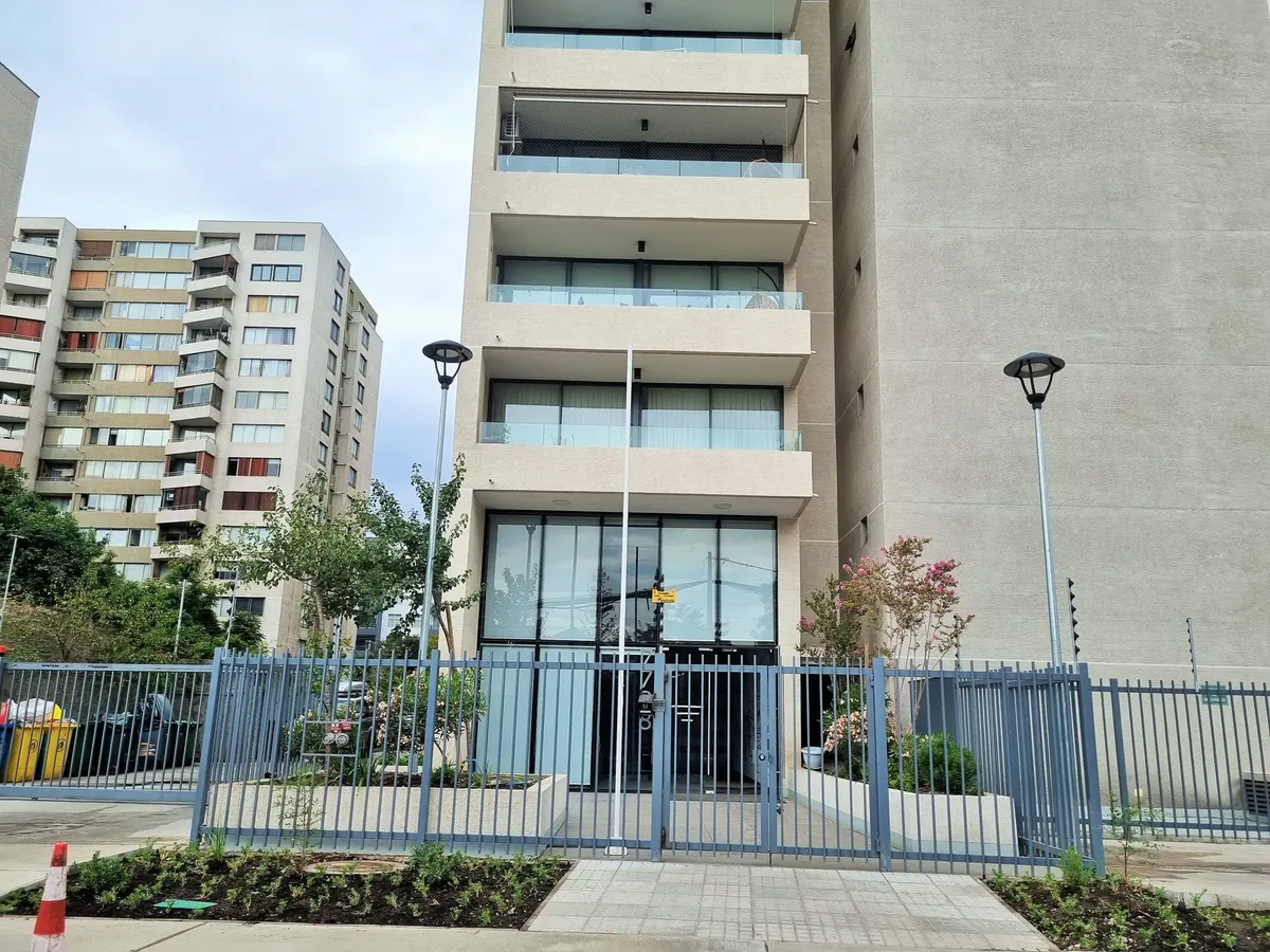 Imagen 1 de 14 de Departamento En Colombia Con Vicente Valdes