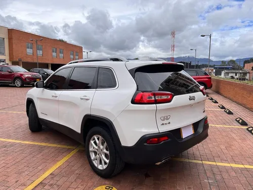 Jeep Cherokee 3.2 Longitude Plus