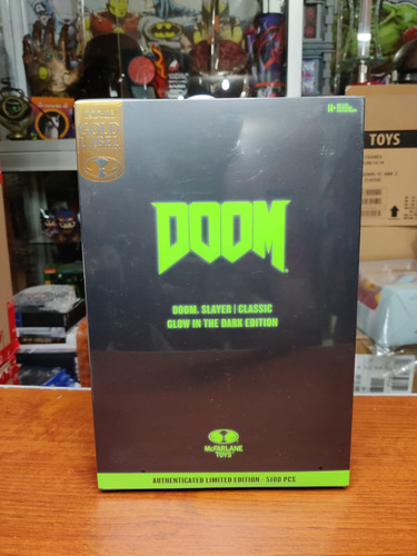 Mcfarlane Doom Slayer Classic Glow In The Dark Edition Sella