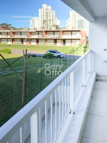 Apartamento 2 Dormitorios, Punta Del Este, Playa Mansa, Venta- Ref: 23679