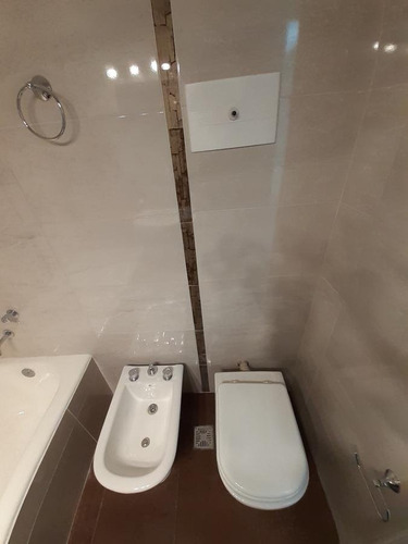 Imagen 6 de 9 de 2 Ambientes Con Dep/ De Servicio - Rivadavia 2200