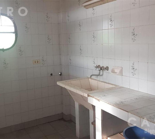 Imagen 5 de 30 de Venta - Casa Con Locales - Libertad