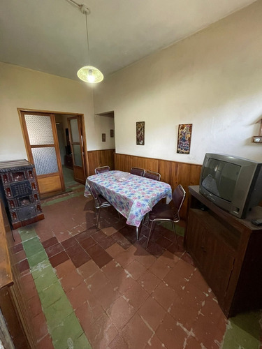 Dueño Vende 2 Casas En Un Mismo Padrón. Muy Próximo Al Centro, Shopping-terminal, Y Centros De Estudio.