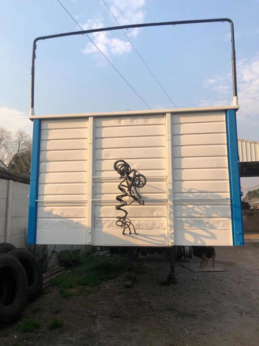 Semirremolque Barandas Volcables