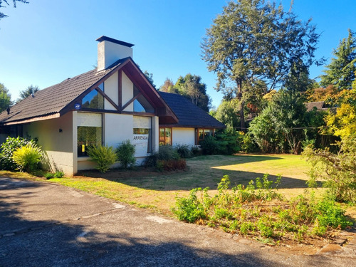 Se Arrienda Exclusiva Casa En Sector Los Cántaros En Temuco