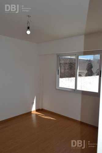 Imagen 6 de 13 de Venta Ya! - Semipiso - Muy Luminoso - Detalles Categoria - Terraza Propia