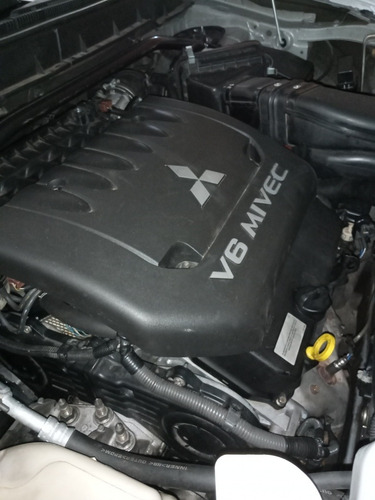 Imagem 7 de 11 de Mitsubishi Outlander 3.0 V6 2008