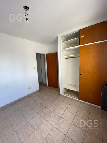 Imagen 18 de 22 de Oportunidad! Departamento De 2 Ambientes Con Cochera En Banfield Este