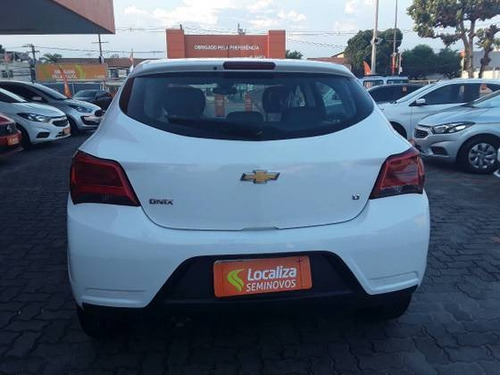 Chevrolet Onix 1.0 Mpfi Lt 8v Flex 4p Manual