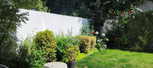 Casa En Venta De 4 Dorm. En Las Condes Apumanque J80