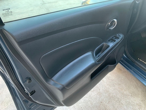 Imagen 14 de 15 de Nissan Versa 2017 1.6 Exclusive Navi At