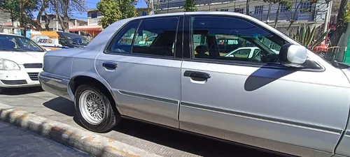 Auto En Perfectas Condiciones, Con Suspensión Nueva.