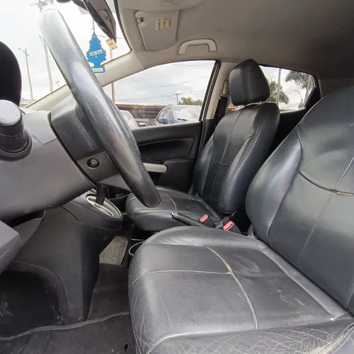 Mazda 2 At 1.5cc 2012