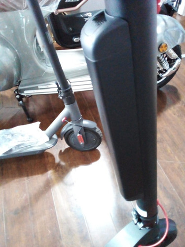 Imagen 5 de 8 de Sunra Monopatin Electrico X8 Bateria Litio Extraible 350w Y