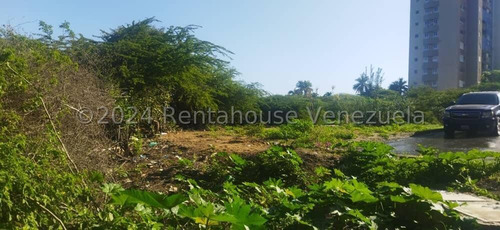 Venta De Extraordinario Terreno En Playa Grande / Gc