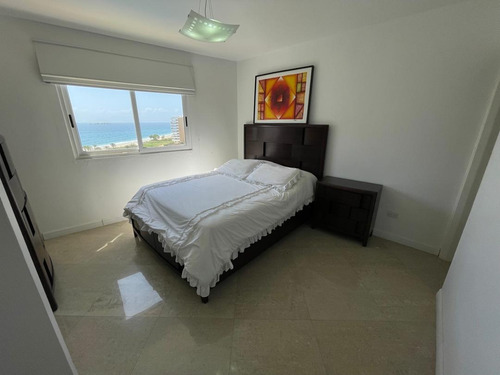 Bluebay , Playa Moreno, Apartamento De Playa .