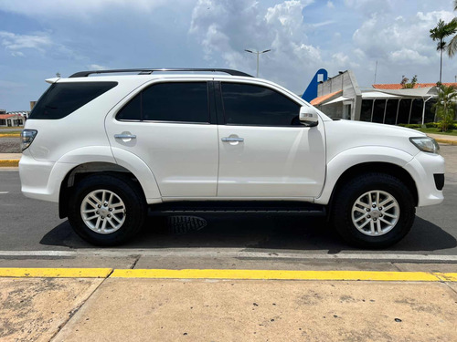 Imagen 3 de 7 de Toyota Fortuner